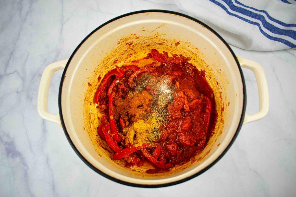 Ganos įkvėptas Kalėdinis vištienos troškinys. Prieskoniai