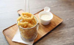 Gruzdinti kalmarai su majonezo padažu