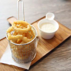 Gruzdinti kalmarai su majonezo padažu