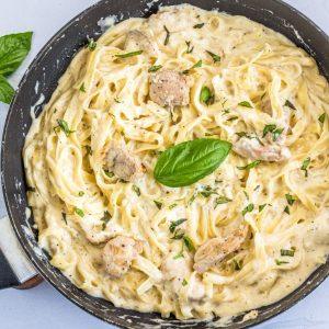 Kreminiai vištienos ir šoninės makaronai