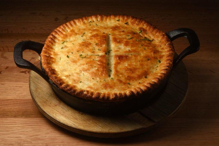 Kreminis vištienos pyragas su traškia plutele