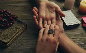 Apie kokias ligas gali išduoti delno linijos?