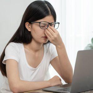 Ar ekranai ar mes patys esame tikrieji kaltininkai dėl akių nuovargio? Atsakymas nustebins