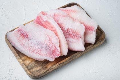 Ar jūs saugiai atšildote šaldytą žuvį? Klaida, Kuri kelia pavojų