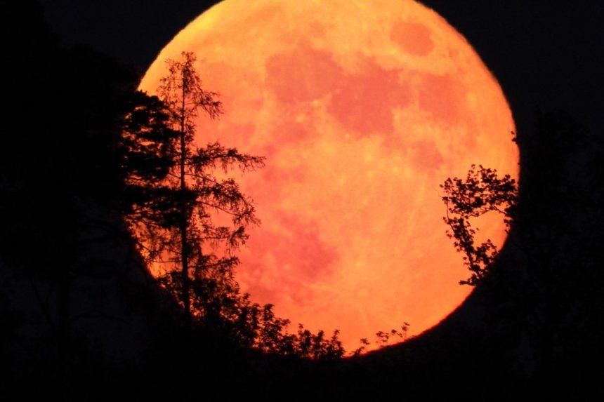 Ar Mėnulis rūdyja? Kinijos Chang’e-6 misija atskleidžia šokiruojančius radinius