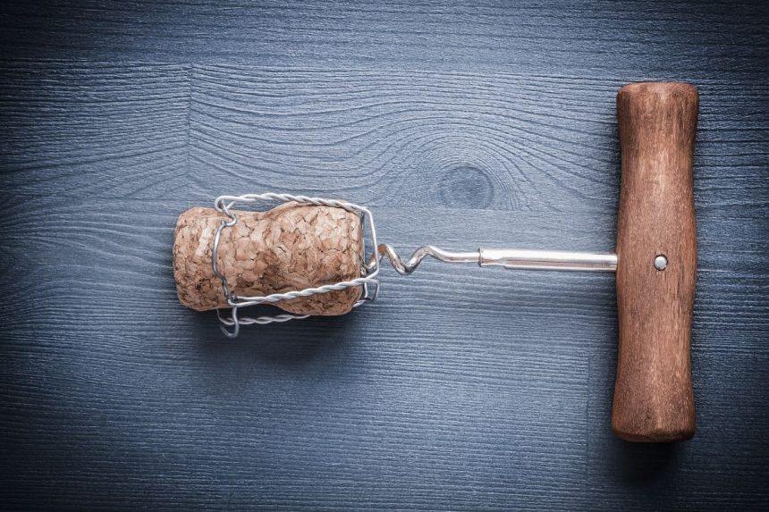 Ar renkate vyno kamščius? Būtinai laikykite vieną šaldytuve ir pajusite skirtumą