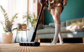 Ar siurbiant dulkių siurbliu iš jo sklinda nemalonus kvapas? Tereikia paprasto triuko, ir dulkių siurblys bus kaip naujas!