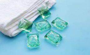 Ar skalbimo kapsulės kenkia skalbimo mašinai? Santechnikai sako, kad jas naudojame neteisingai