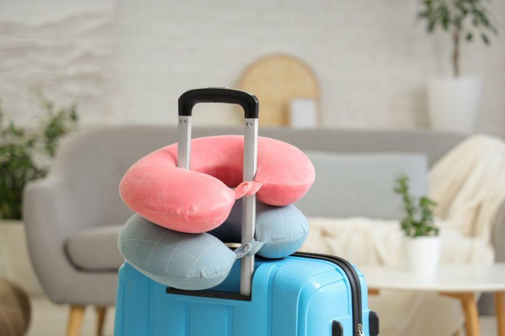 Ar tinkamai naudojate kelioninę pagalvę? Kaip išsirinkti tinkamą kelioninę pagalvę