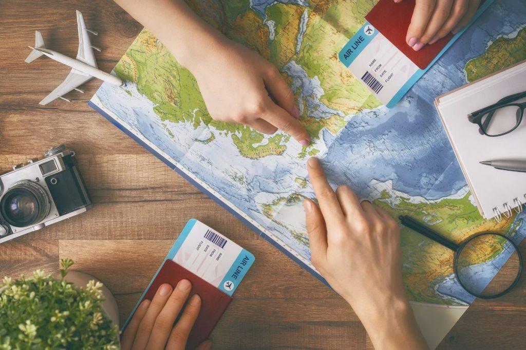 Ar „viskas įskaičiuota“ kelionės laikai baigiasi? Nauja tendencija keičia keliautojų įpročius. Kokią kelionės kryptį pasirinkti
