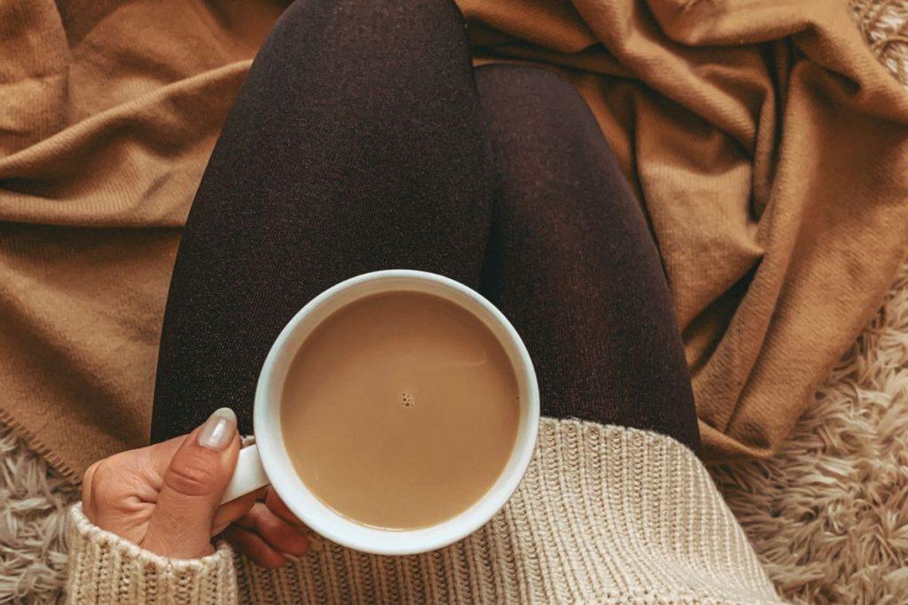 Ar žinojote, kad šaltuoju metų laiku kavos gėrimas nieko vertas? Kofeino poveikis organizmui