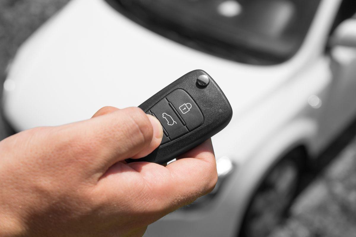 Automobilio pultelis nustojo veikti? Paprastas triukas, kuris gali jį atrakinti akimirsksniu. Tikrai verta įsiminti