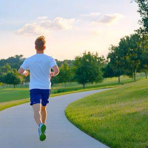 Bėgimo poveikis smegenims: kaip bėgimas veikia mūsų nuotaiką ir protinę sveikatą