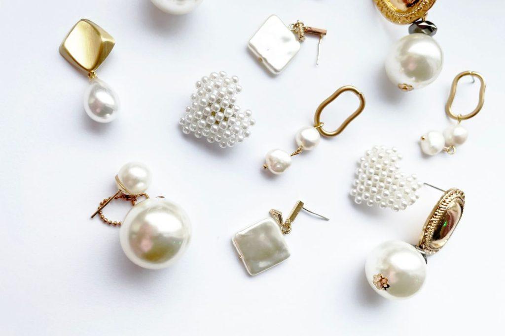 Bloga energetika: 15 daiktų, kurių nereikėtų dovanoti net artimiausiems žmonėms. Antikvariniai papuošalai