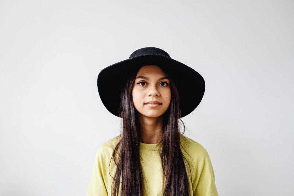 Bloga energetika: 15 daiktų, kurių nereikėtų dovanoti net artimiausiems žmonėms. Galvos apdangalai