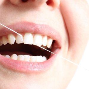 Burnos mikrobiomas: kaip dantų priežiūra veikia žarnyną ir bendrą sveikatą