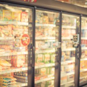 Dietologė išvardijo pavojingiausius šaldytus maisto produktus