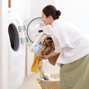 Ekologiškas ir veiksmingas skalbimo metodas! Jums prireiks kojinės ir dar vieno ingrediento