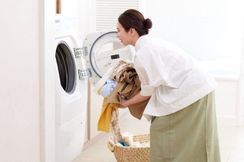 Ekologiškas ir veiksmingas skalbimo metodas! Jums prireiks kojinės ir dar vieno ingrediento