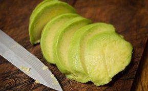 Greitai paruošiamas avokadų užkandis - nuostabus skonis šventiniam stalui