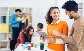 Grubios etiketo klaidos darbe, kurių pagalba galima įgyti priešų ir susigadinti savo reputaciją