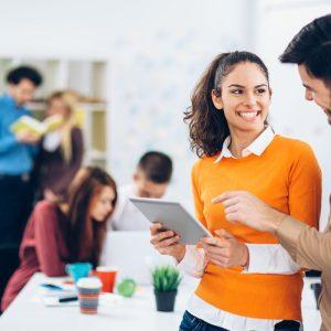 Grubios etiketo klaidos darbe, kurių pagalba galima įgyti priešų ir susigadinti savo reputaciją