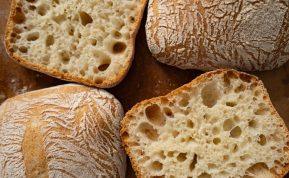 Itališka ciabatta. Išsikepkite šią skanią duoną namuose!