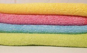 Jei namuose turite mikropluošto šluosčių, išbandykite šią gudrybę!