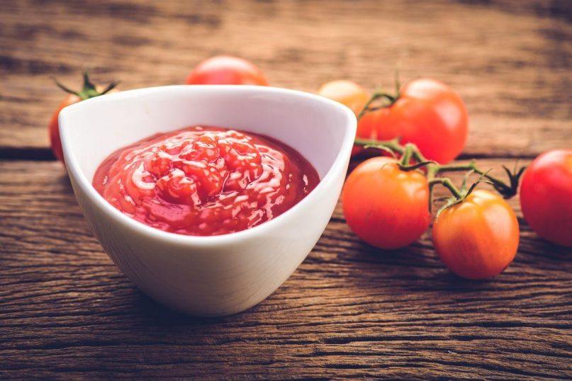 Ką daryti, kad pomidorų padažas nebūtų rūgštus: reikia dėti ne cukrų, o šį ingredientą