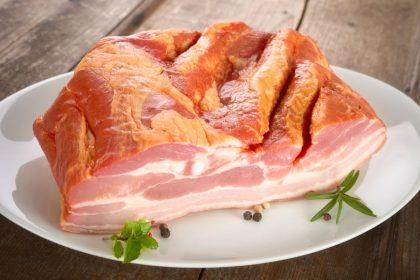 Ką organizmui daro gabalėlis lašinių: nauda, kurios daugelis žmonių nežino