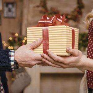 Ką padovanoti vaikinui švenčių proga pagal Zodiako ženklą?