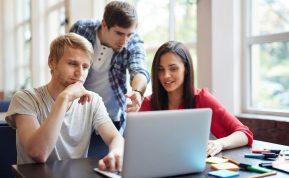 Kaip atpažinti DI sukurtus vaizdo įrašus socialiniuose tinkluose? Štai keli ženklai, į ką verta atkreipti dėmesį