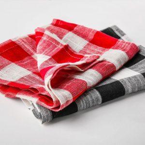 Kaip atsikratyti nešvarumų ir nemalonaus kvapo ant virtuvinių rankšluosčių?