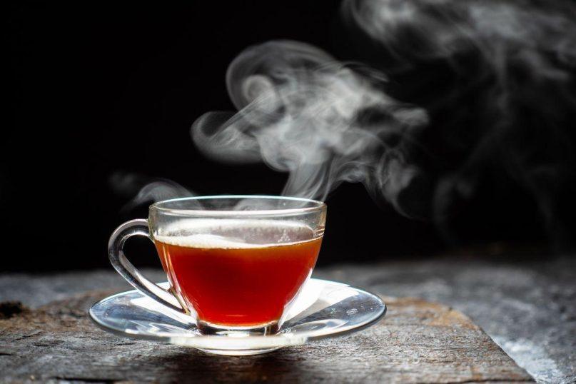 Kaip greitai atvėsinti karštą arbatą puodelyje? Yra paprastas būdas