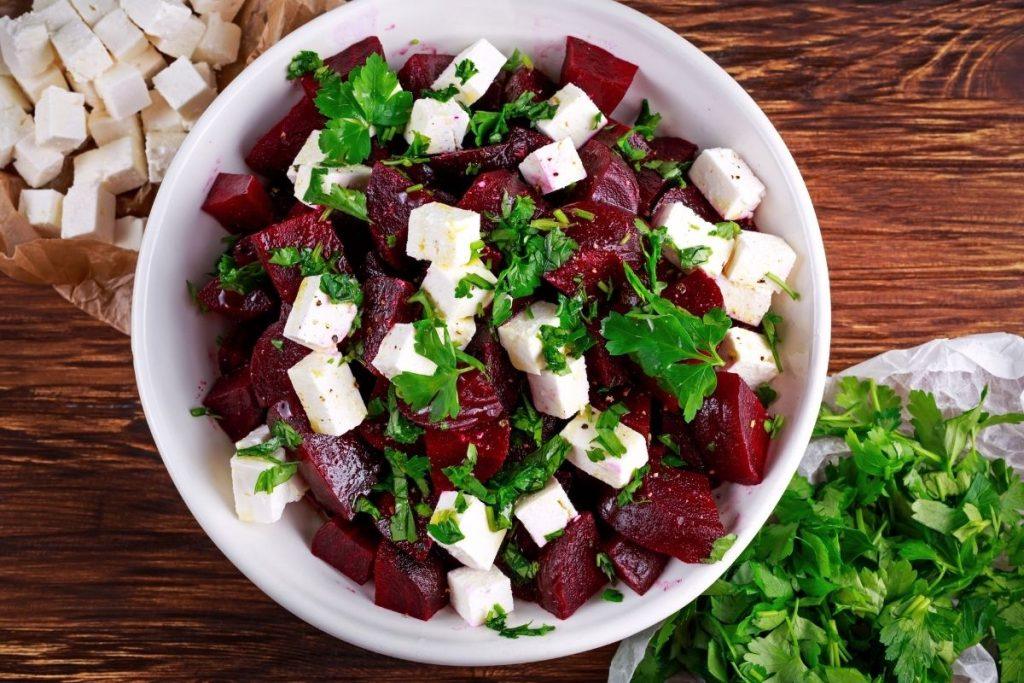 Kaip greitai išvirti burokėlius: 10 minučių triukas be viryklės