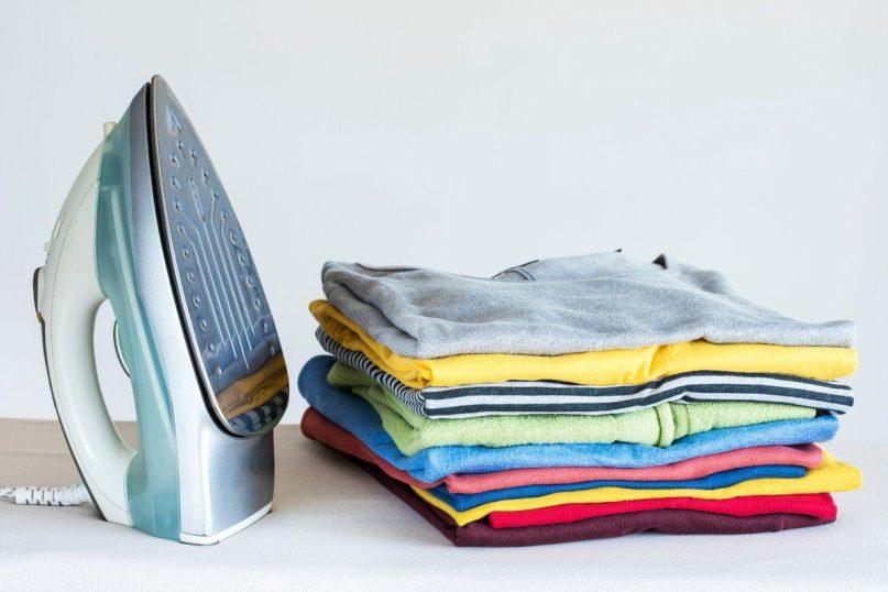 Kaip nesunkiai išlyginti skalbinius po skalbimo?