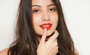 Kaip padaryti lūpų dažus matiniais: žingsnis po žingsnio instrukcijos su nuotraukomis