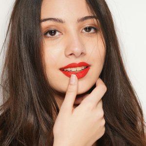 Kaip padaryti lūpų dažus matiniais: žingsnis po žingsnio instrukcijos su nuotraukomis