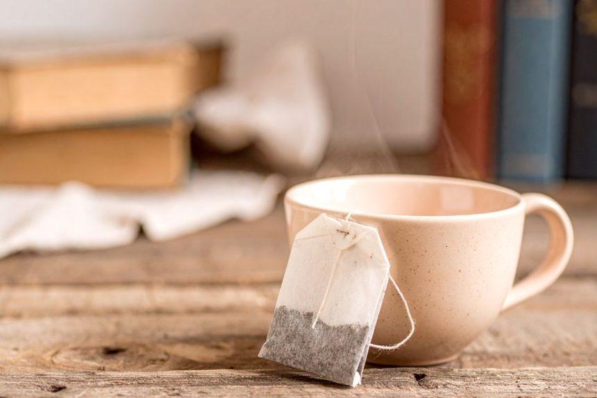 Kaip panaudoti arbatos pakelius sode: augalai augs sveiki