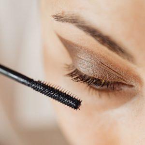 Kaip pasiekti tobulas blakstienas: 8 paprasti triukai