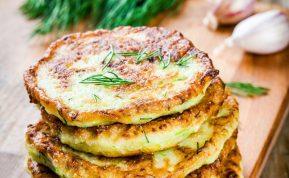 Kaip pasigaminti blynus iš šaldytų cukinijų: keli paprasti žingsniai