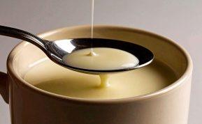 Kaip pasigaminti kondensuotą pieną namuose per 15 minučių