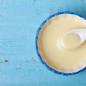 Kaip pasigaminti kondensuotą pieną namuose? Reikės vos dviejų ingredientų