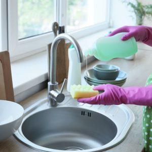 Kaip pasigaminti naminį indų ploviklį? Jums reikės tik keturių ingredientų