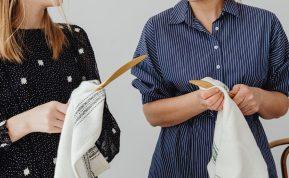 Kaip skalbti virtuvinius rankšluosčius: dėl šios paprastos gudrybės jie atrodys kaip nauji!