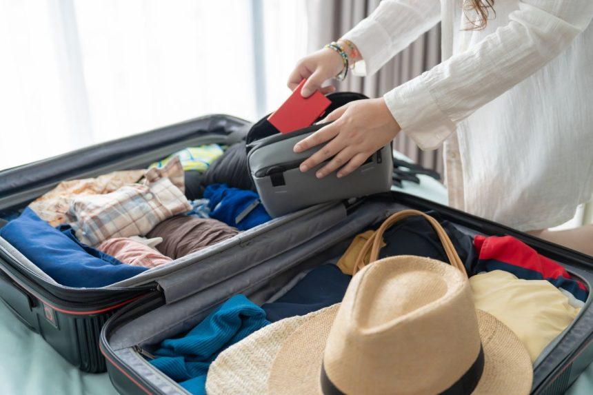 Kaip sutalpinti daugiau į lagaminą: paprasti būdai sutaupyti vietos kelionėje