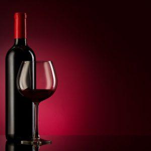 Kaip tinkamai laikyti atidarytą vyną, kad jis neprarastų skonio ir aromato