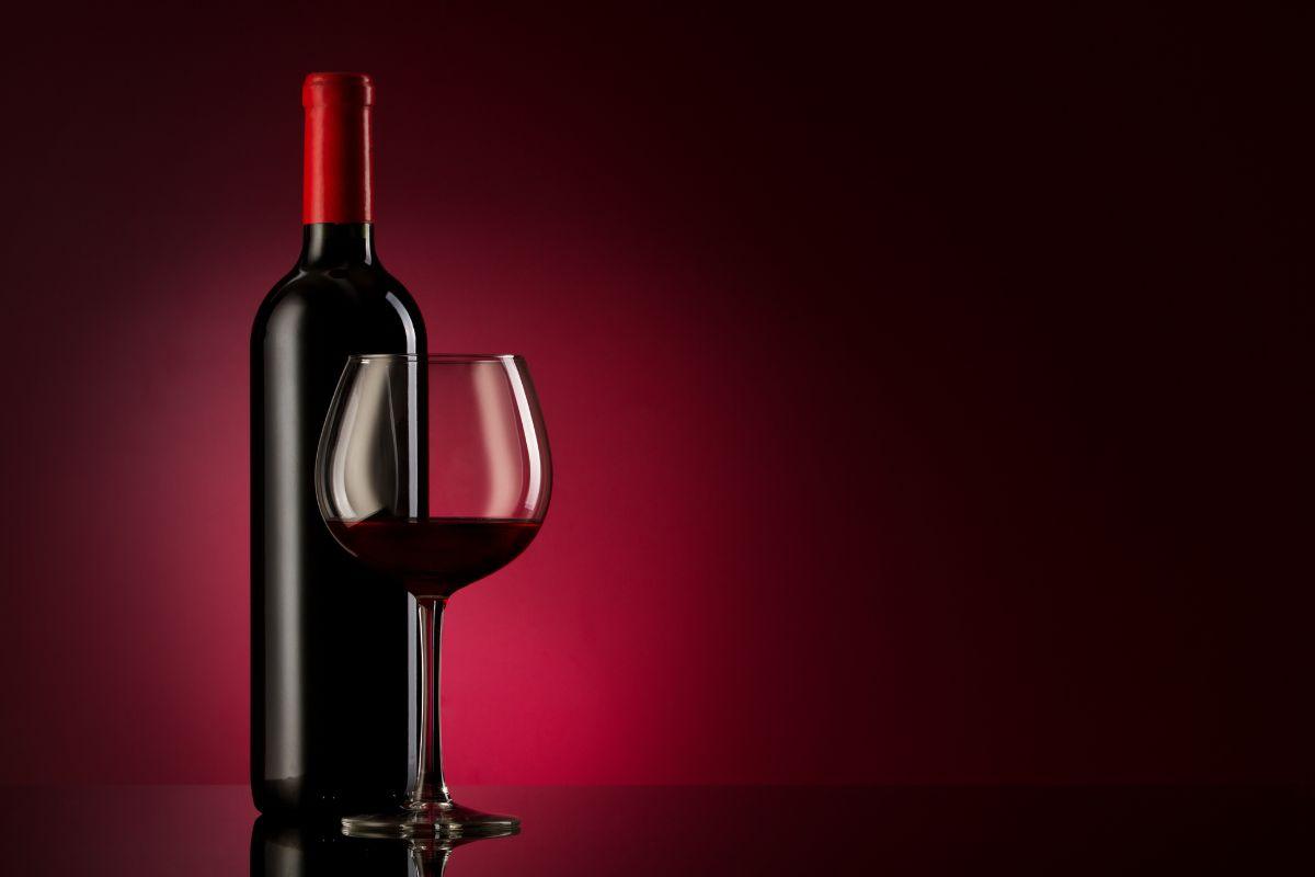 Kaip tinkamai laikyti atidarytą vyną, kad jis neprarastų skonio ir aromato