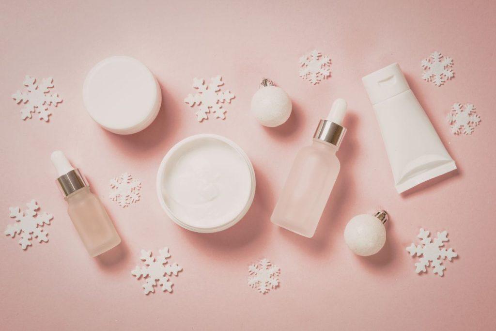 Kaip tinkamai prižiūrėti odą žiemą: odos drėkinimo pagrindai