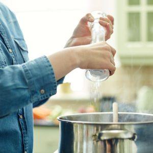 Kaip virti makaronus idealiai: paslaptis slypi druskoje ir glitime